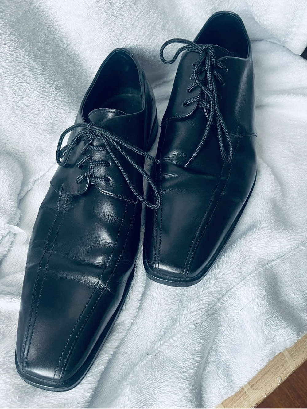 Hugo Boss Classic Black Men's Lace-Up Dress Shoes